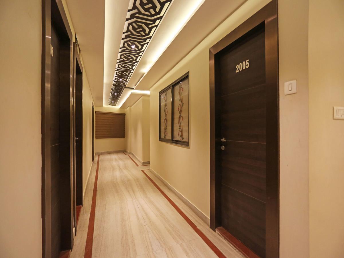 Oyo 10338 Hotel Aadesh Palace Varanasi Exteriör bild
