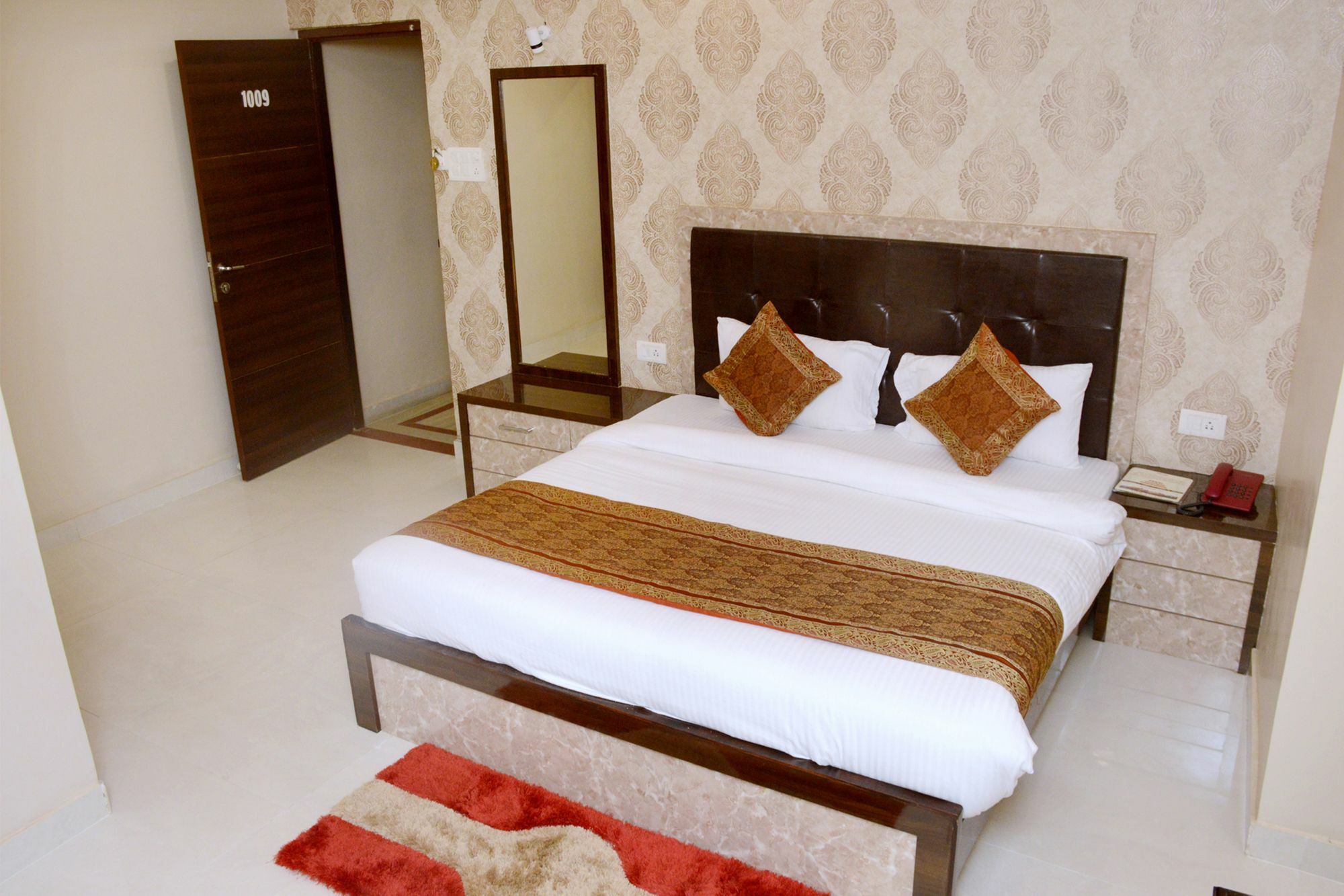 Oyo 10338 Hotel Aadesh Palace Varanasi Exteriör bild