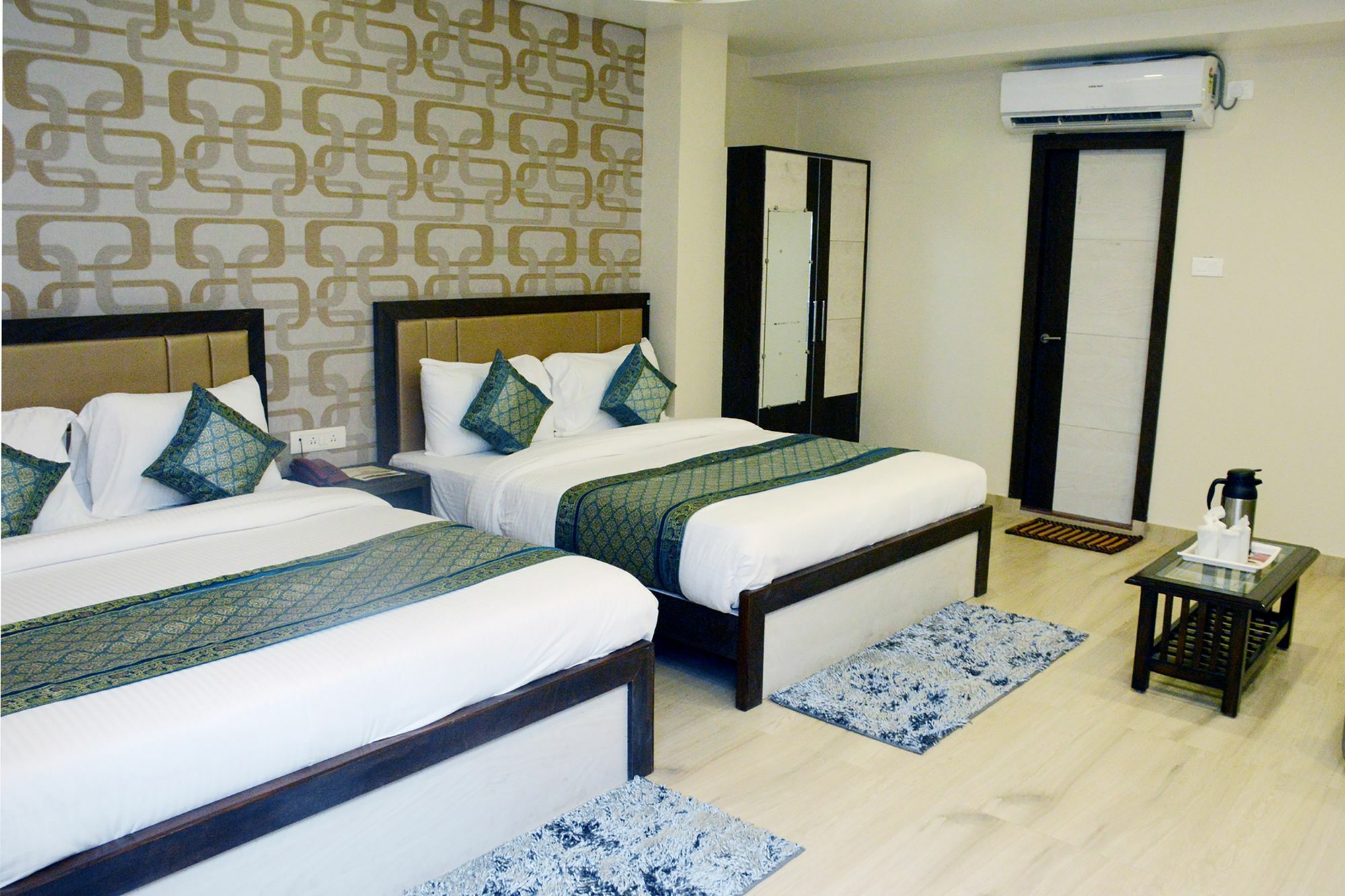 Oyo 10338 Hotel Aadesh Palace Varanasi Exteriör bild