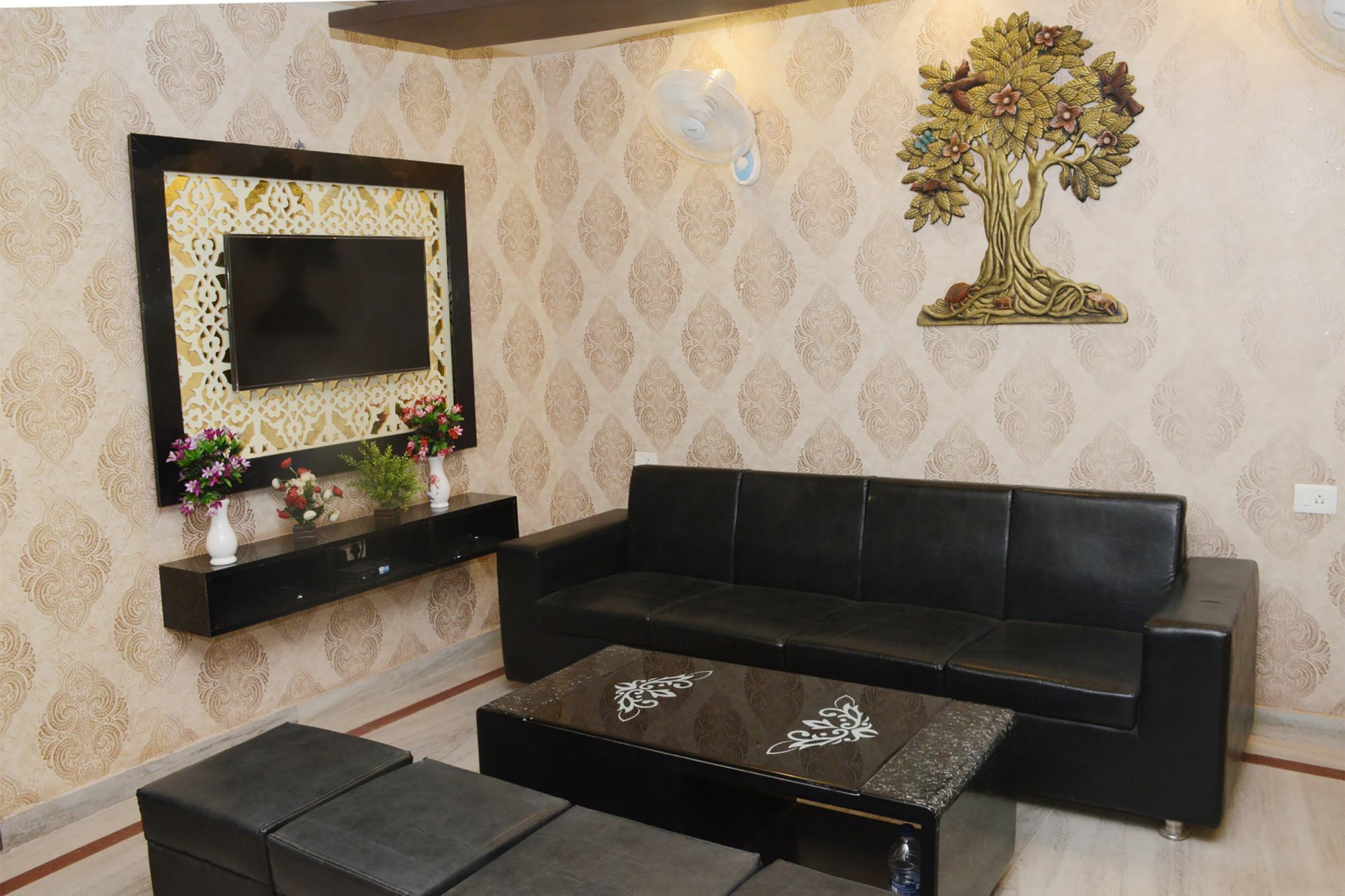 Oyo 10338 Hotel Aadesh Palace Varanasi Exteriör bild